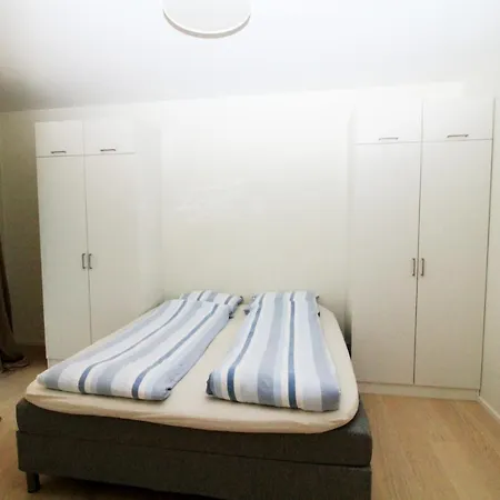 Nordic Host Luxury Apts - City Center Townhome With Terrace Vakantiehuis *